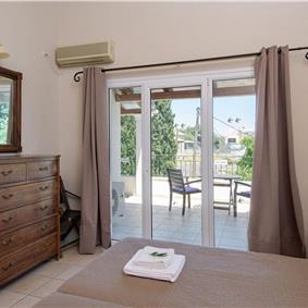 3 bedroom villa with heated pool in Kassiopi, Corfu, sleeps 6